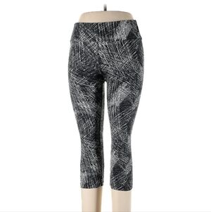 Women’s Large Black and White Abstract Cropped Workout Leggings
